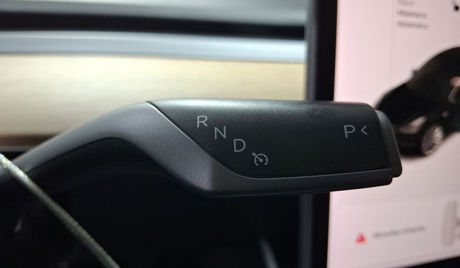 Tesla Model 3 STANDARD RANGE PLUS Sedan 2020