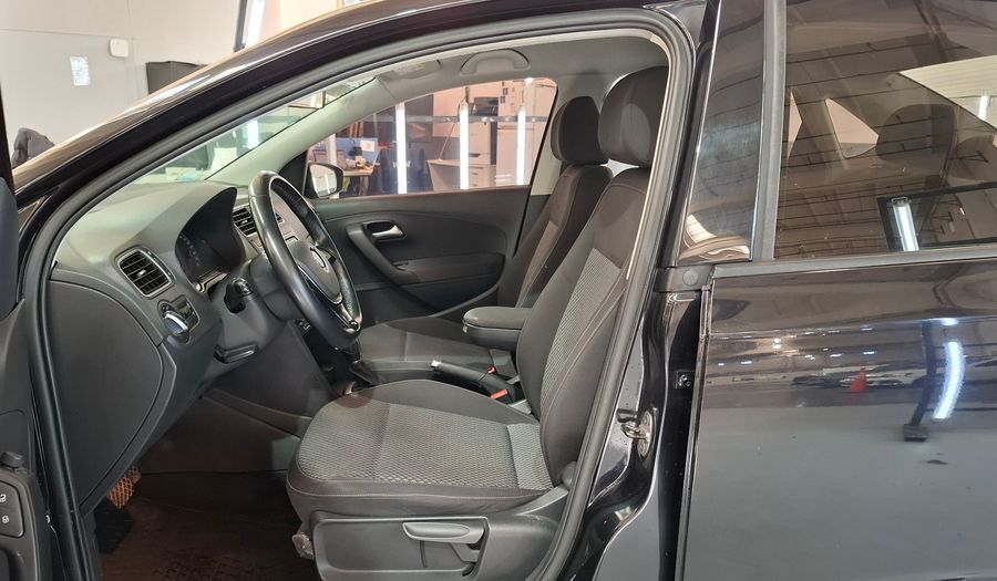 Volkswagen Polo 1.6 COMFORTLINE TIPTRONIC Sedan 2017