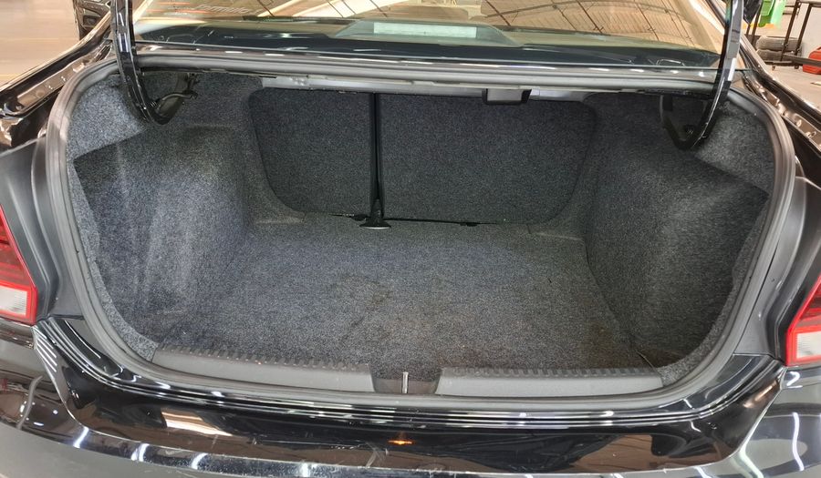 Volkswagen Polo 1.6 COMFORTLINE TIPTRONIC Sedan 2017