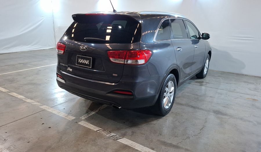 Kia Sorento 2.4 LX AT Suv 2017