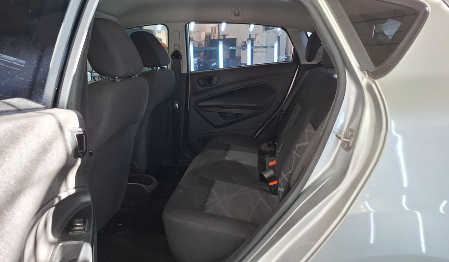 Ford Fiesta Kinetic Design 1.6 S PLUS Hatchback 2014
