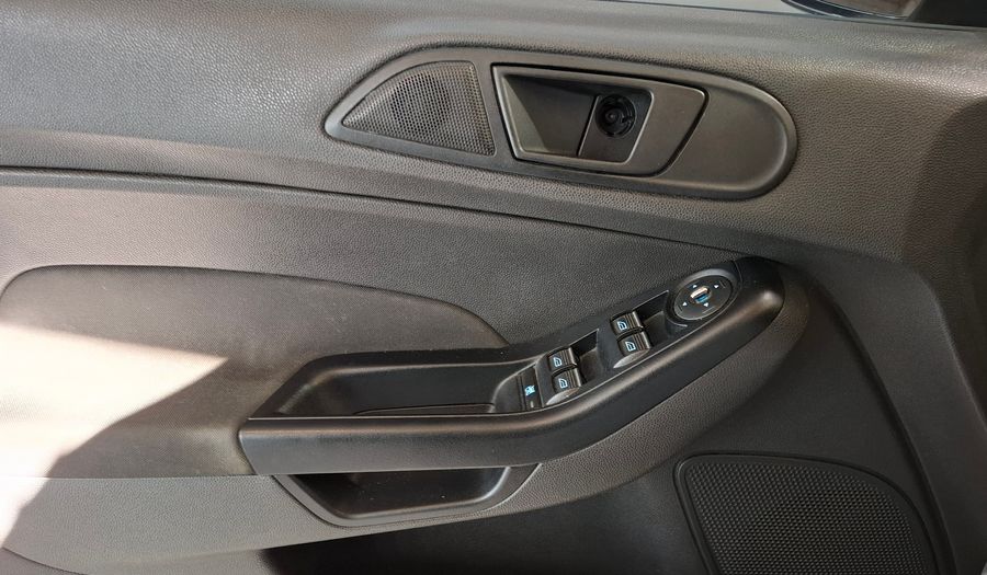 Ford Fiesta Kinetic Design 1.6 S PLUS Hatchback 2014