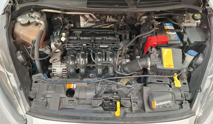 Ford Fiesta Kinetic Design 1.6 S PLUS Hatchback 2014