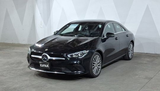 Mercedes Benz • Clase CLA