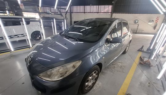 Peugeot • 307