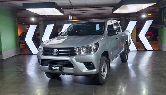 Toyota • Hilux