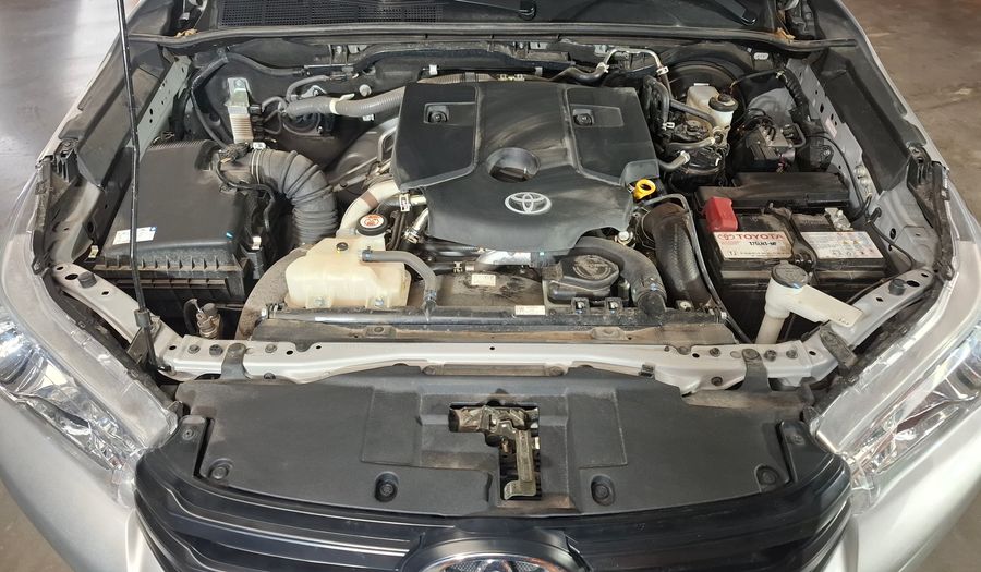 Toyota Hilux 2.4 TDI DX C/D AUTO Pickup 2025