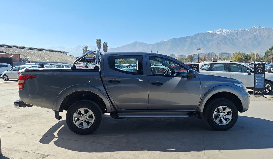 Mitsubishi L200 2.4 TD WORK DC CR Pickup 2019