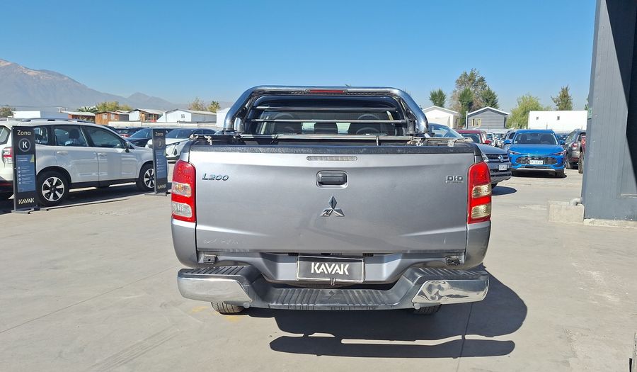 Mitsubishi L200 2.4 TD WORK DC CR Pickup 2019