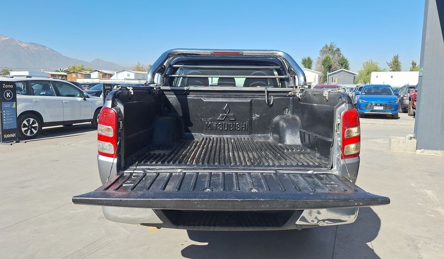 Mitsubishi L200 2.4 TD WORK DC CR Pickup 2019