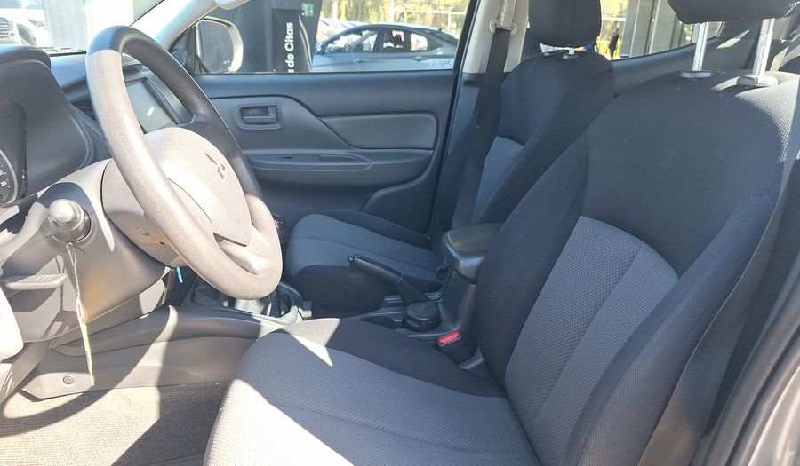 Mitsubishi L200 2.4 TD WORK DC CR Pickup 2019