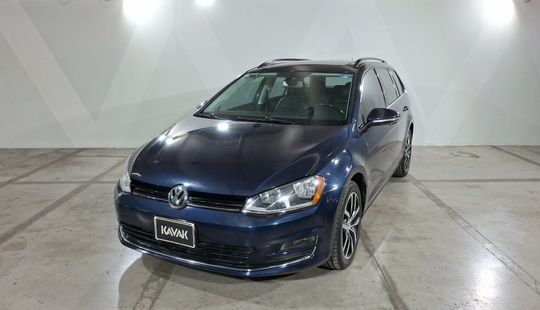 Volkswagen • Golf