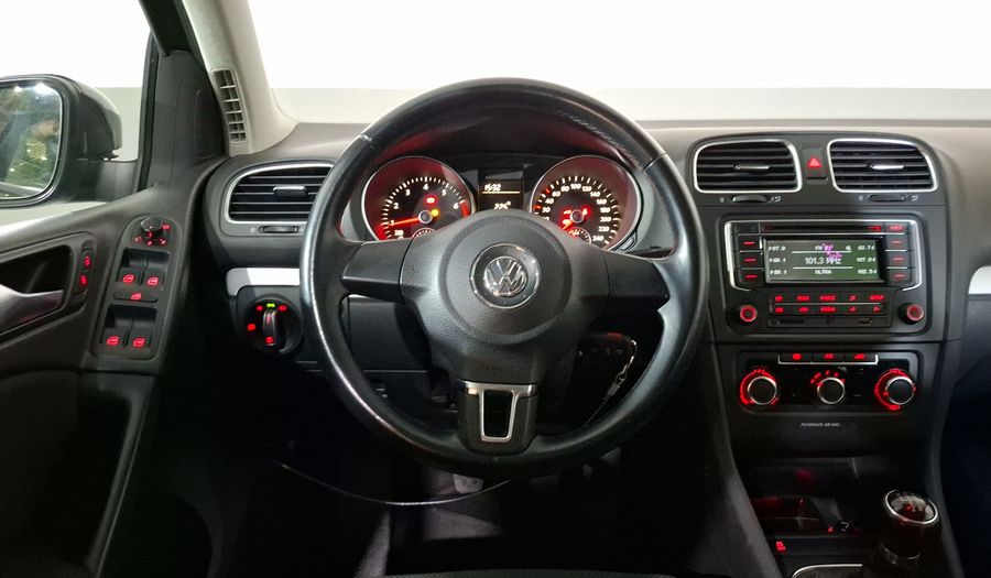 Volkswagen Golf 1.4 TURBO MT Hatchback 2013