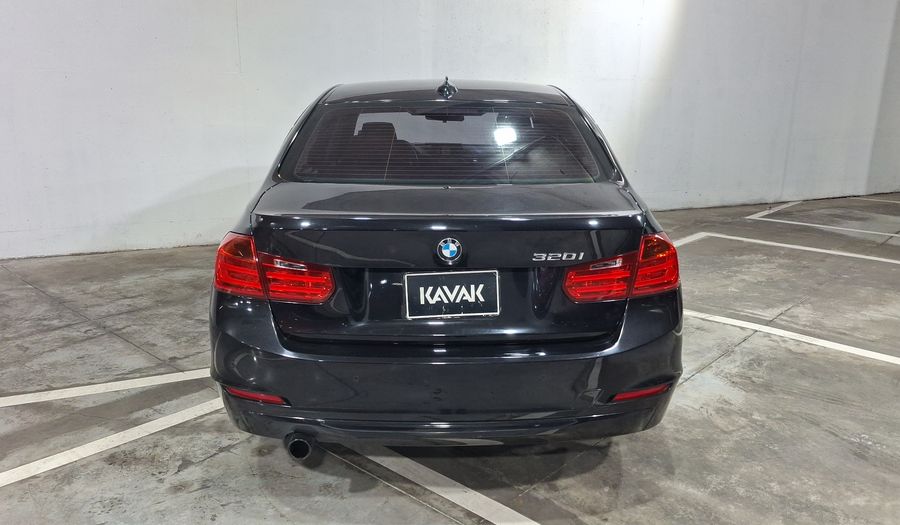 Bmw Serie 3 2.0 320IA SPORT LINE Sedan 2015