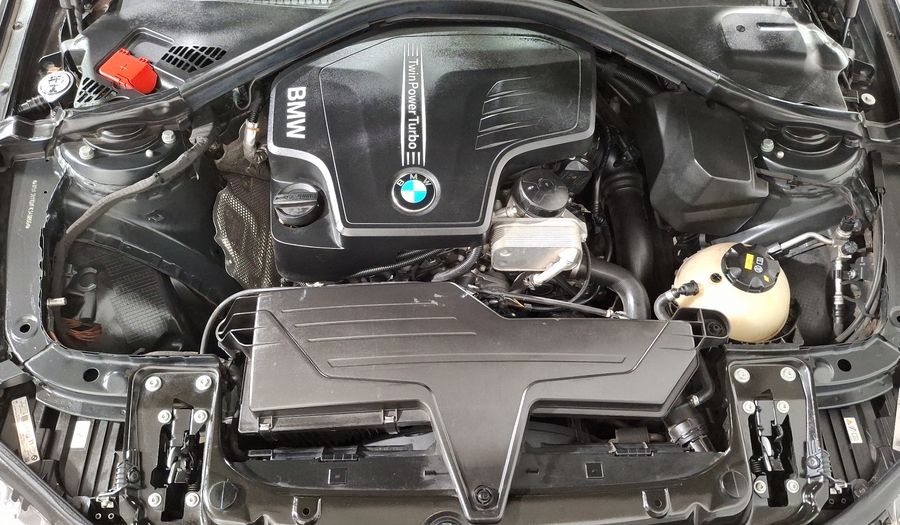 Bmw Serie 3 2.0 320IA SPORT LINE Sedan 2015