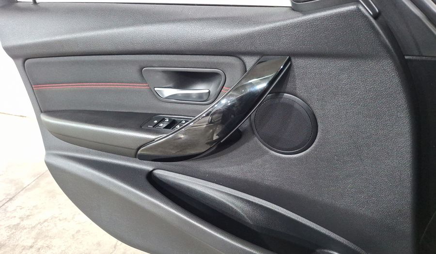 Bmw Serie 3 2.0 320IA SPORT LINE Sedan 2015