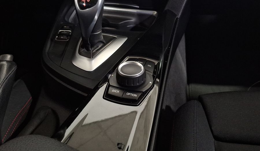 Bmw Serie 3 2.0 320IA SPORT LINE Sedan 2015