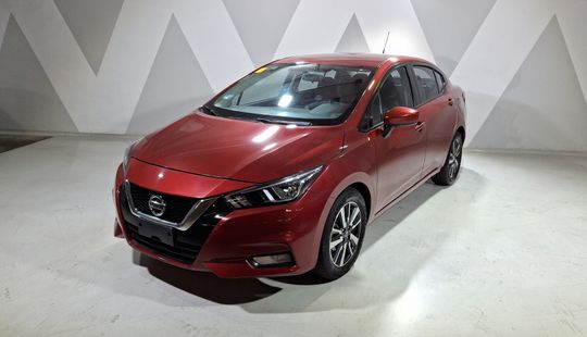 Nissan • Versa