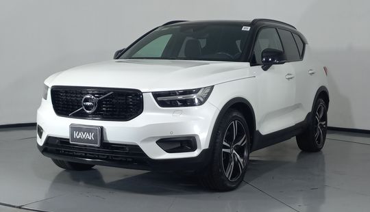 Volvo • XC40