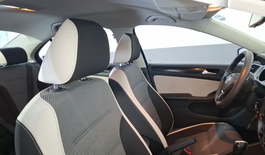 Volkswagen Jetta 2.0 LIVE TIP. Sedan 2016