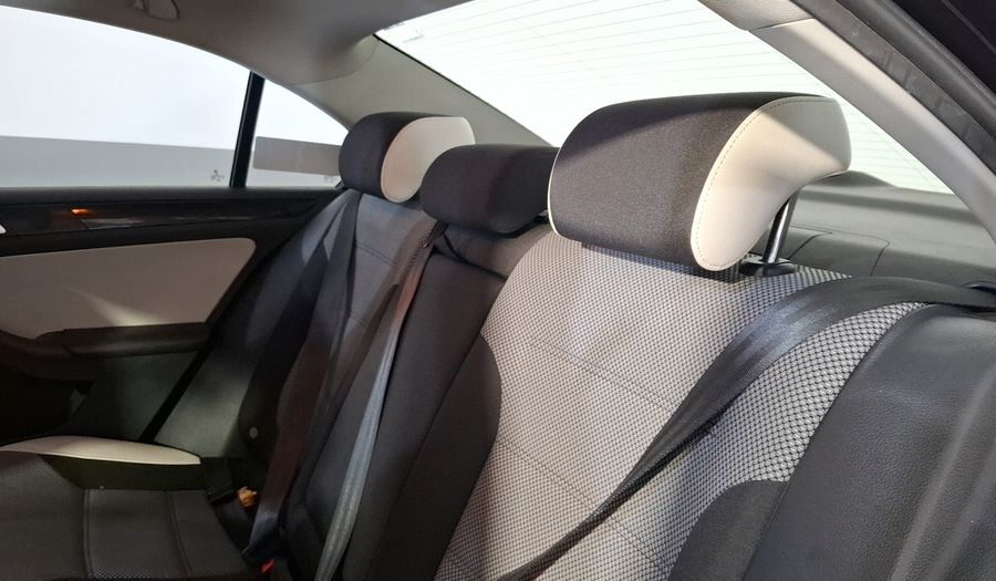 Volkswagen Jetta 2.0 LIVE TIP. Sedan 2016