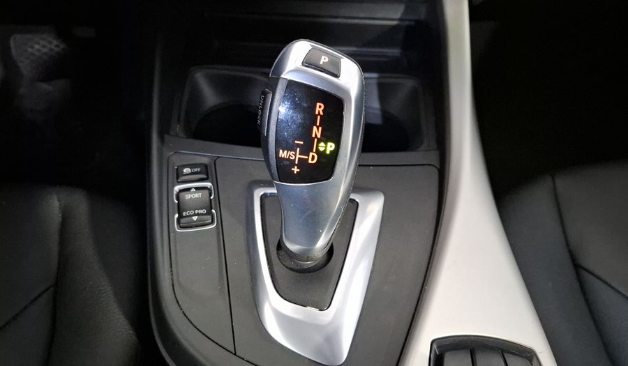 Bmw Serie 1 1.6 118IA Hatchback 2014