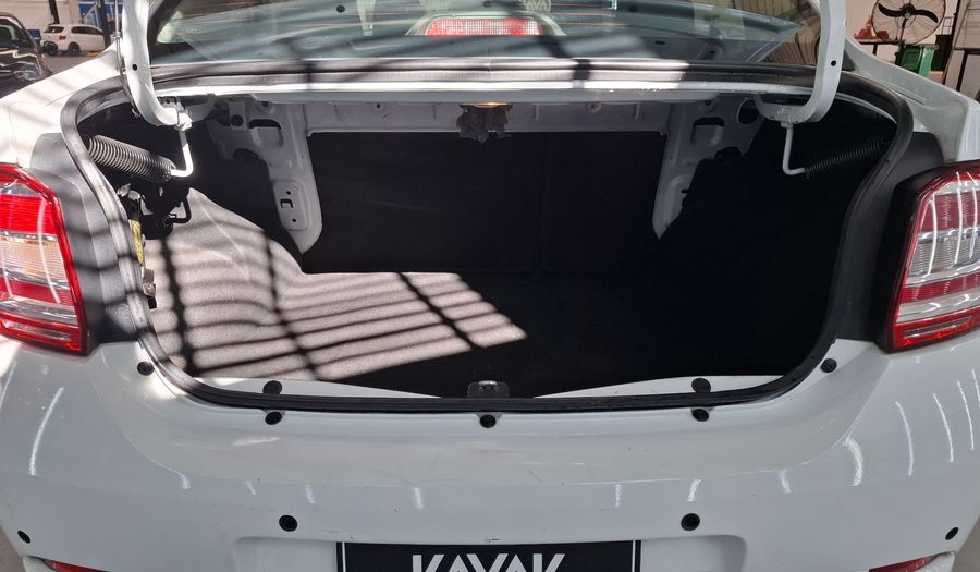Renault Logan 1.6 PRIVILEGE Sedan 2017