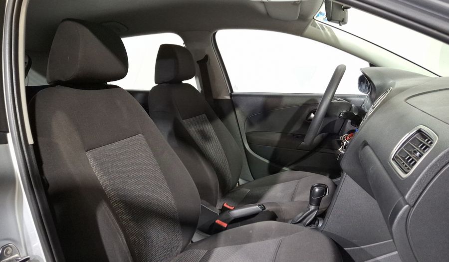 Volkswagen Polo 1.6 STARTLINE AUTO Hatchback 2020