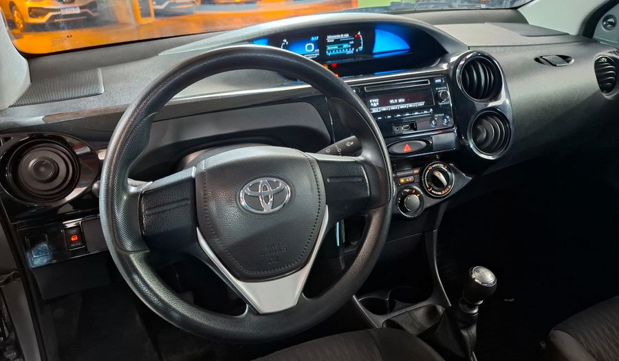 Toyota Etios 1.5 X Sedan 2023