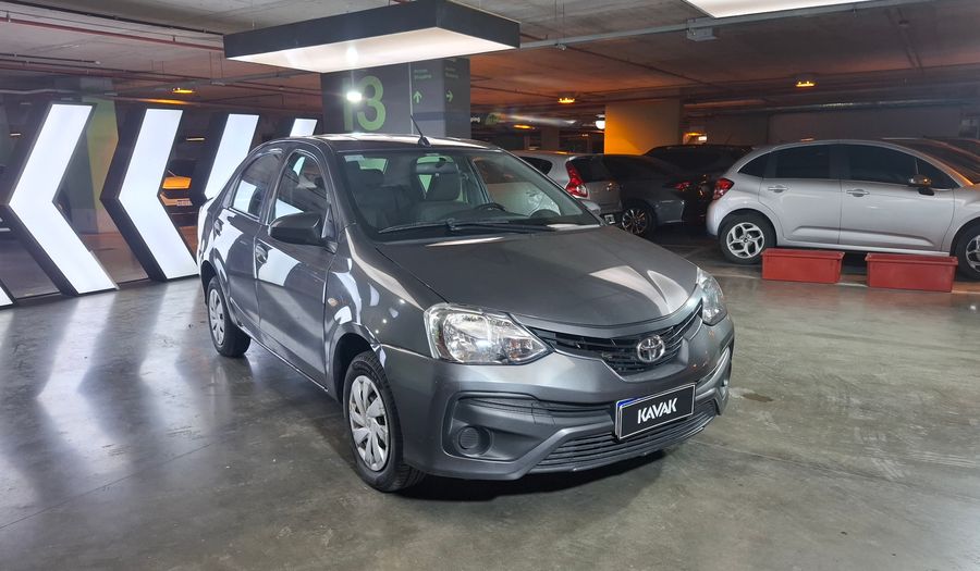 Toyota Etios 1.5 X Sedan 2023