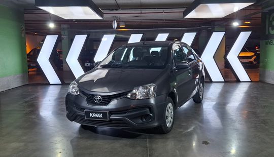 Toyota • Etios