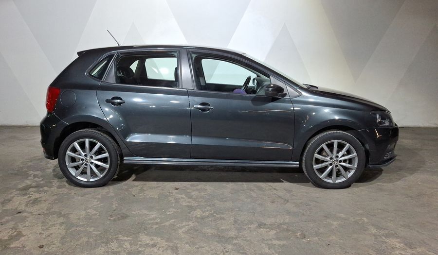 Volkswagen Polo 1.6 COMFORTLINE PLUS AUTO Hatchback 2021