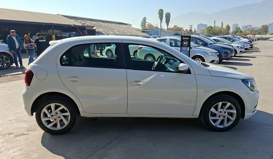 Volkswagen Gol 1.6 AUTO HIGHLINE Hatchback 2022
