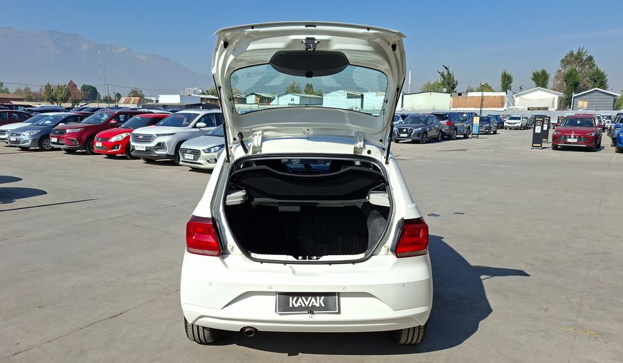 Volkswagen Gol 1.6 AUTO HIGHLINE Hatchback 2022