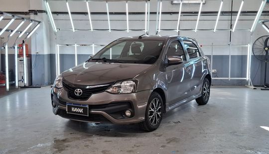 Toyota • Etios