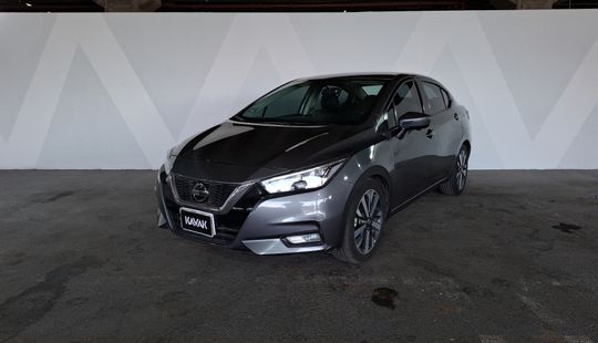 Nissan • Versa