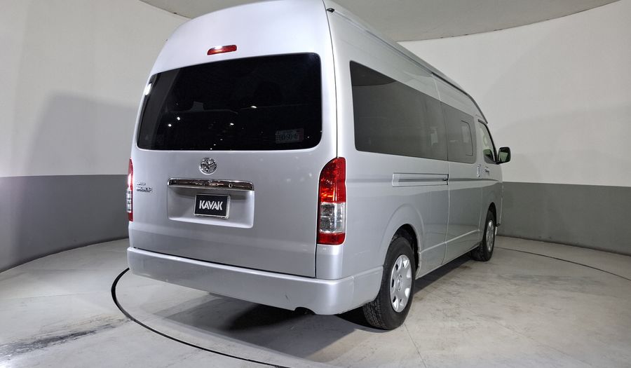 Toyota Hiace 2.7 COMMUTER S-LONG Van 2017