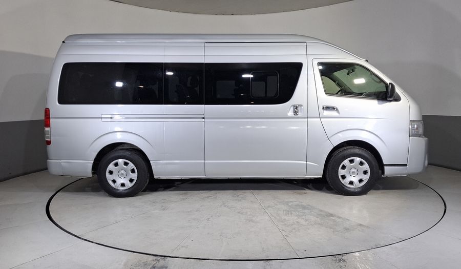 Toyota Hiace 2.7 COMMUTER S-LONG Van 2017