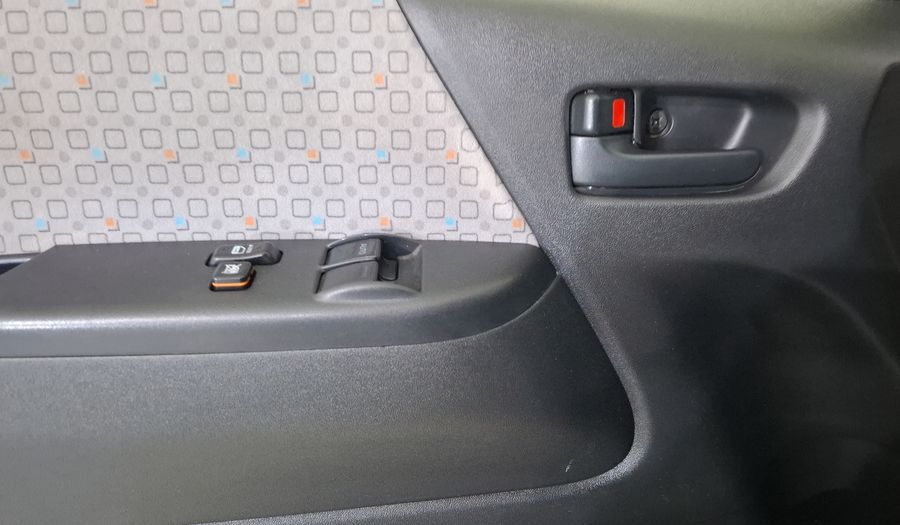 Toyota Hiace 2.7 COMMUTER S-LONG Van 2017