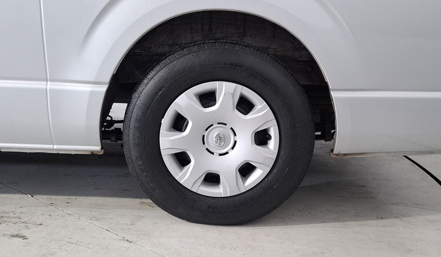 Toyota Hiace 2.7 COMMUTER S-LONG Van 2017