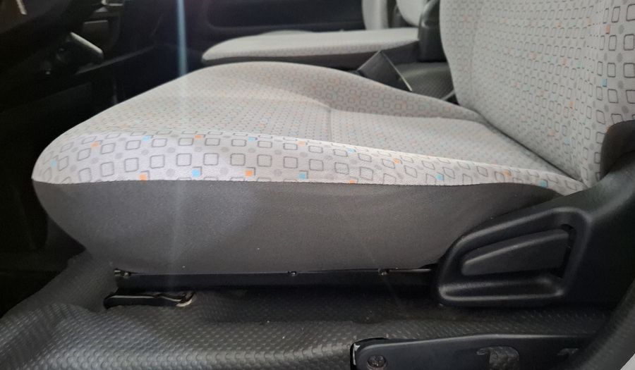 Toyota Hiace 2.7 COMMUTER S-LONG Van 2017