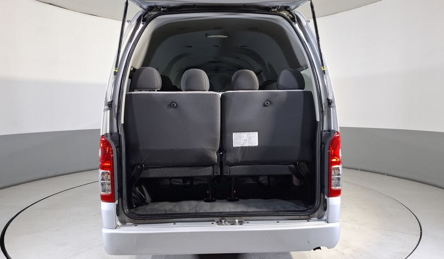 Toyota Hiace 2.7 COMMUTER S-LONG Van 2017