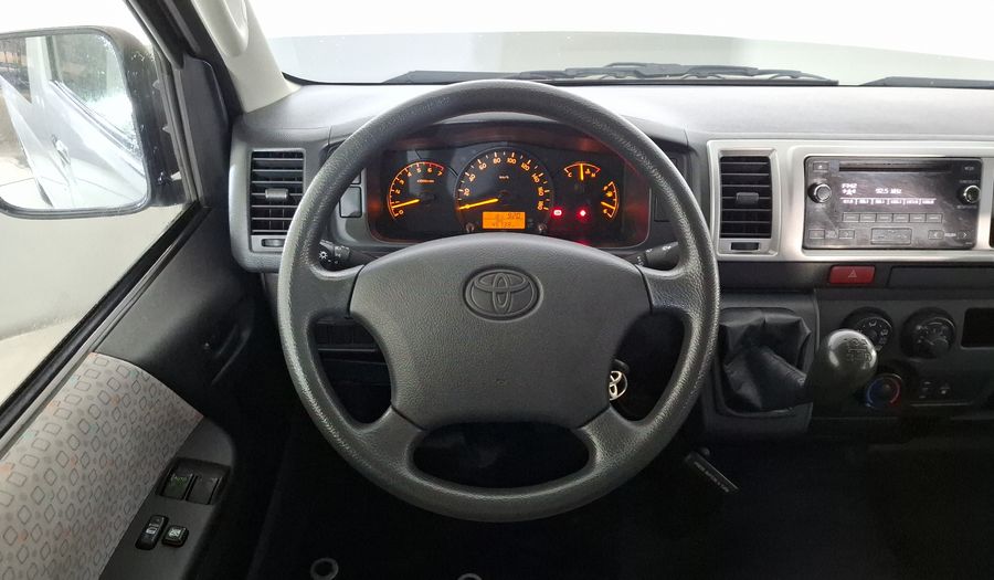 Toyota Hiace 2.7 COMMUTER S-LONG Van 2017