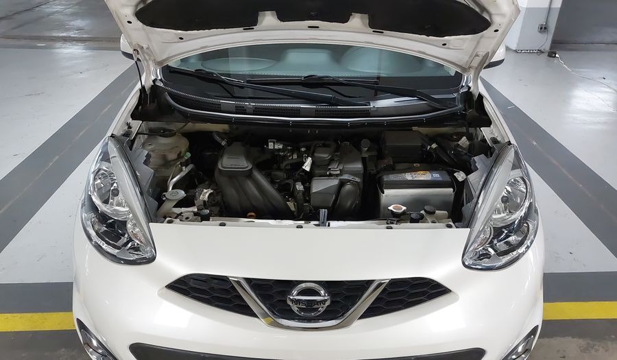 Nissan March 1.0 SV Hatchback 2016