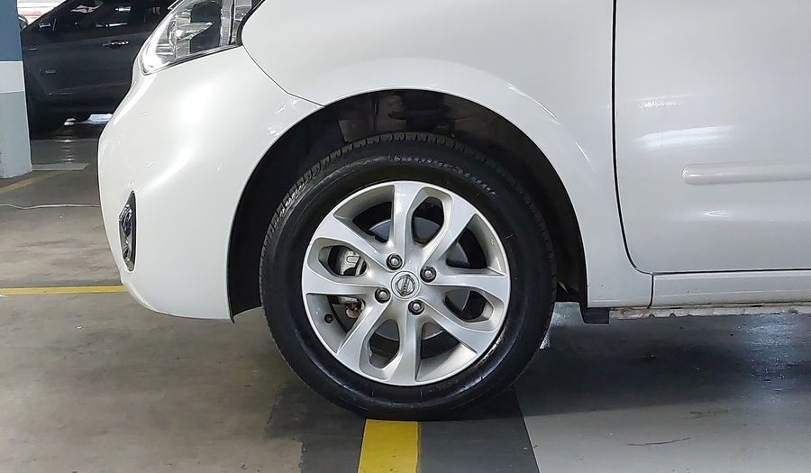 Nissan March 1.0 SV Hatchback 2016