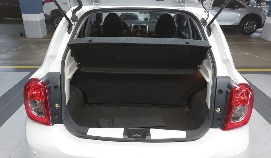 Nissan March 1.0 SV Hatchback 2016