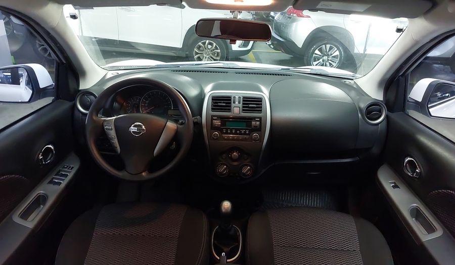 Nissan March 1.0 SV Hatchback 2016