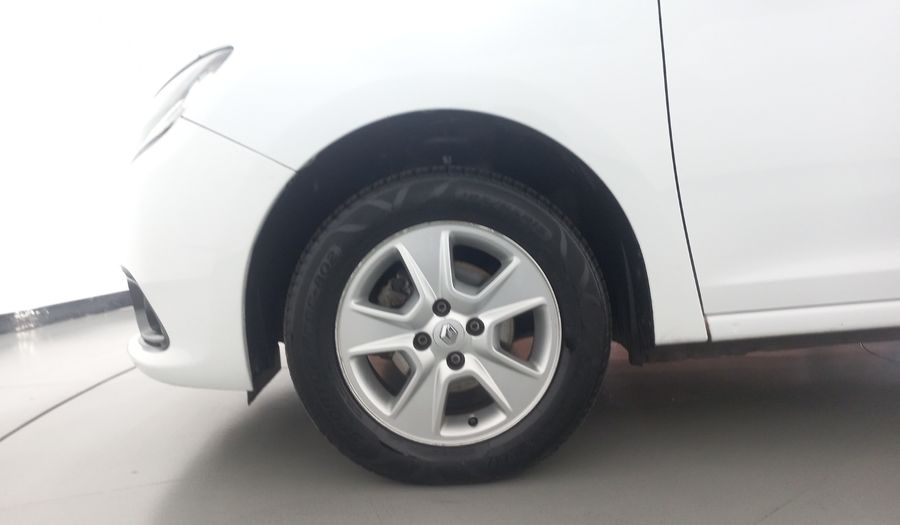 Renault Logan 1.6 DYNAMIQUE MT Sedan 2015