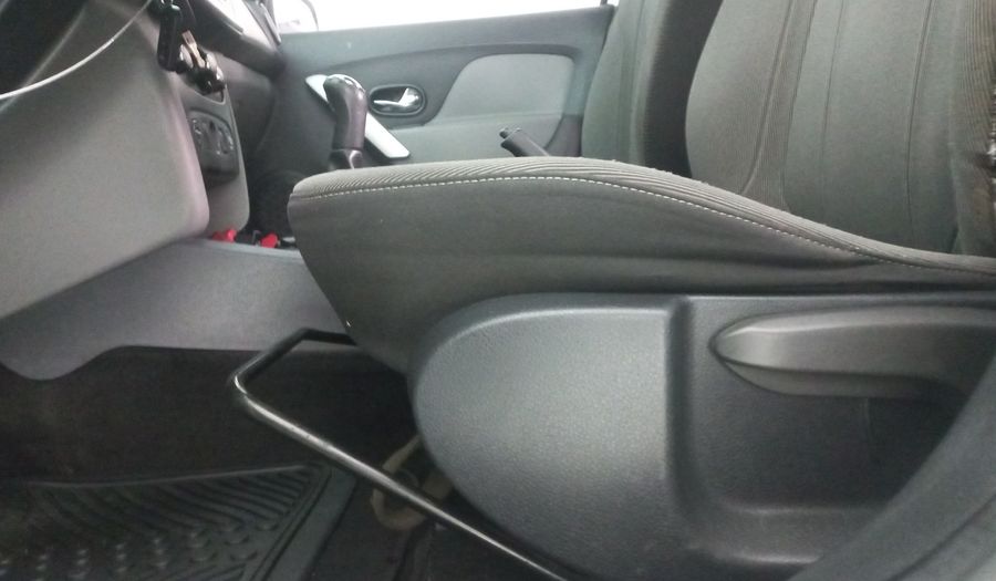 Renault Logan 1.6 DYNAMIQUE MT Sedan 2015