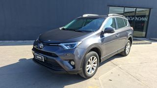 Toyota • RAV4